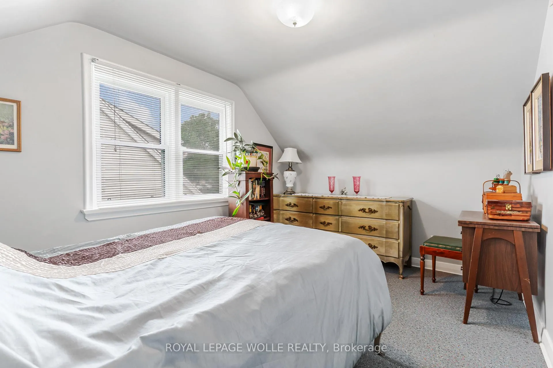 Photo 20 of 34 6 Avenue, Kitchener — HOMEH