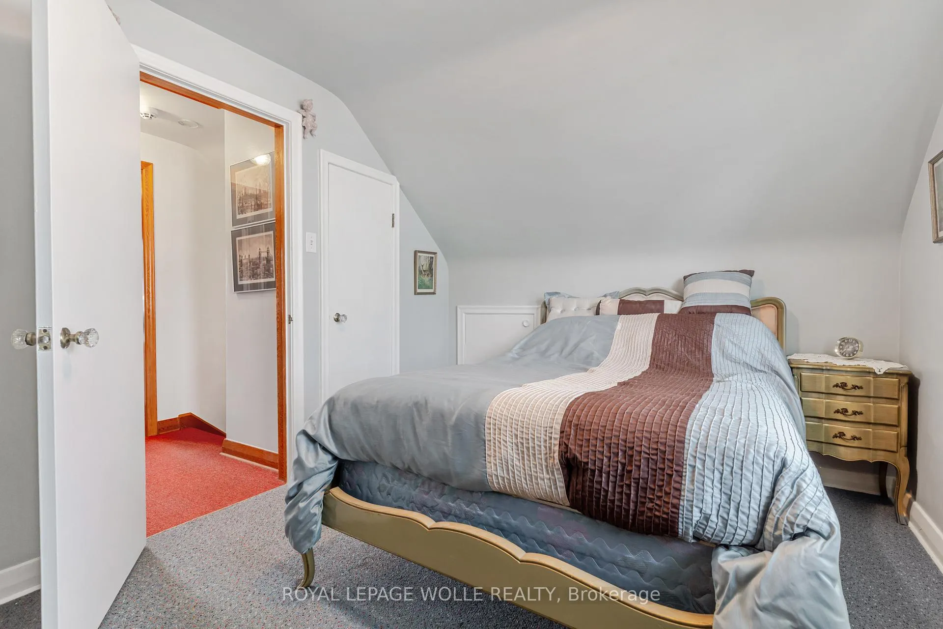 Photo 21 of 34 6 Avenue, Kitchener — HOMEH