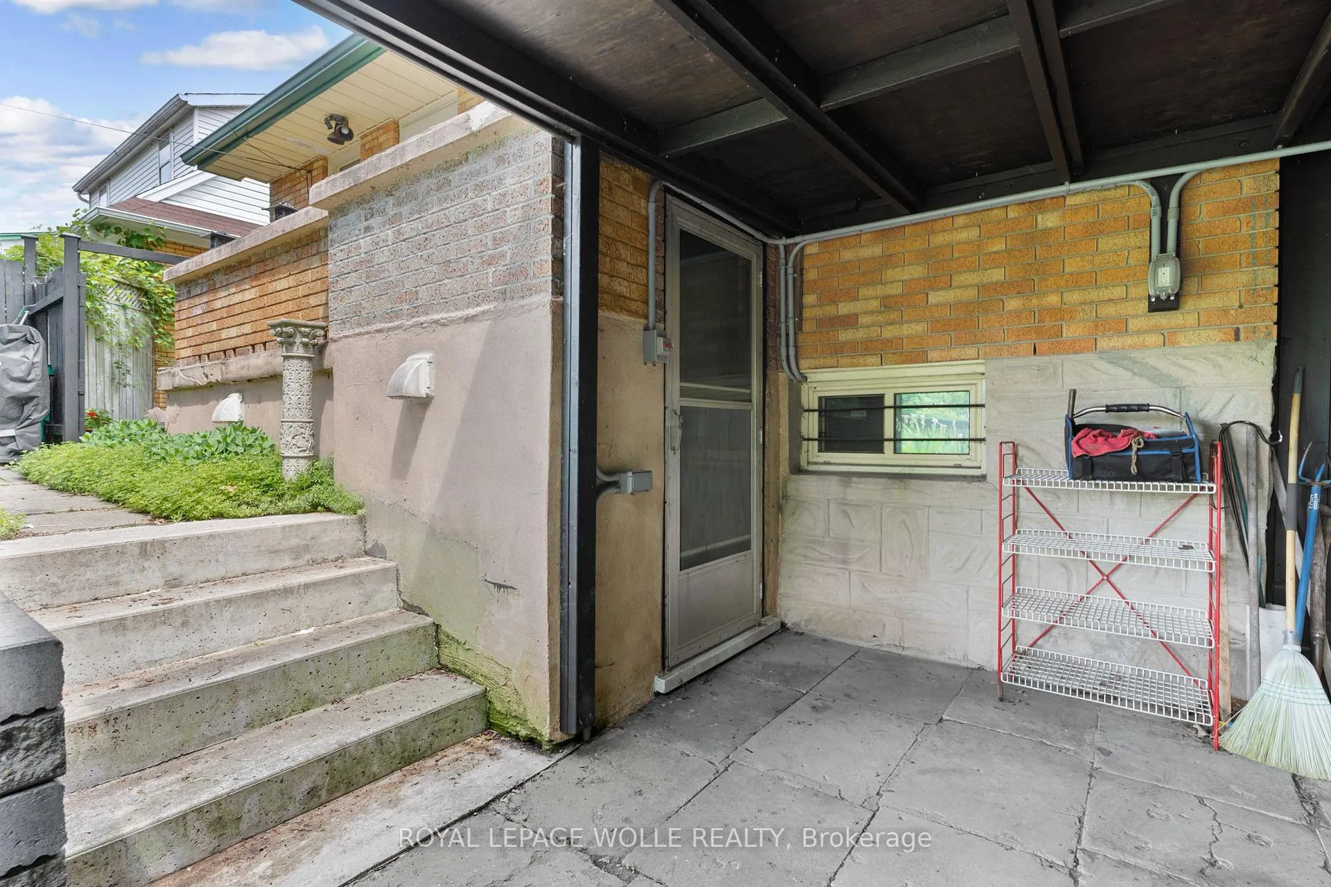 Photo 41 of 34 6 Avenue, Kitchener — HOMEH