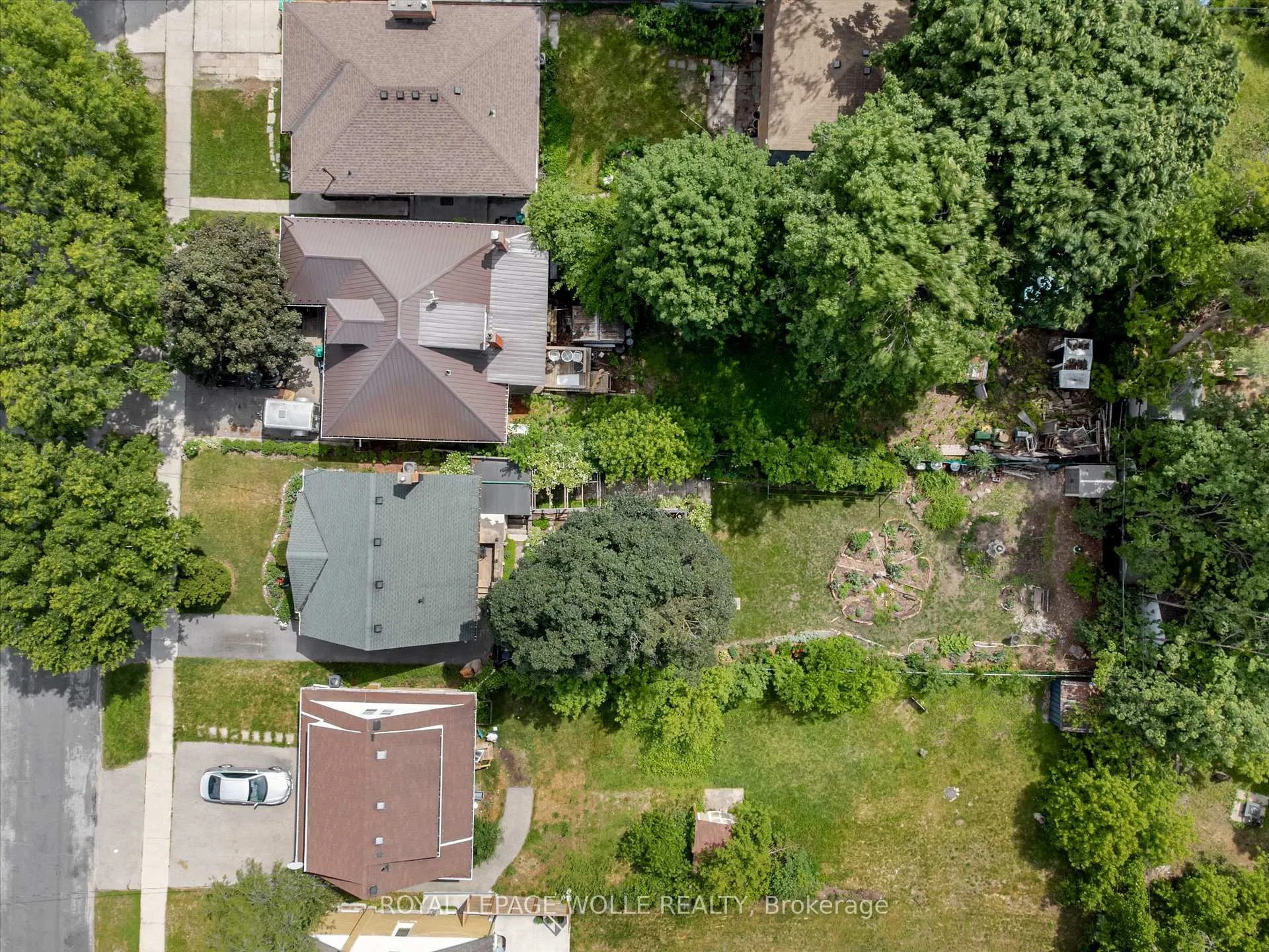 Photo 42 of 34 6 Avenue, Kitchener — HOMEH