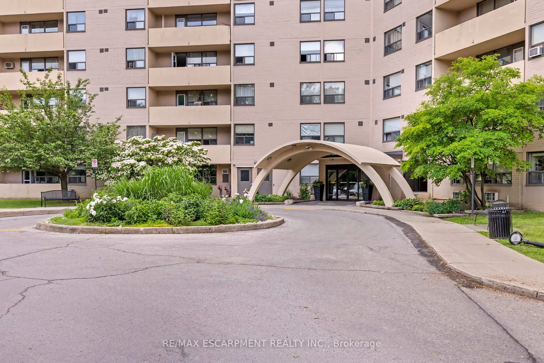 Photo 1 of Unit 414, 700 Dynes Road, Burlington, Roseland — HOMEH