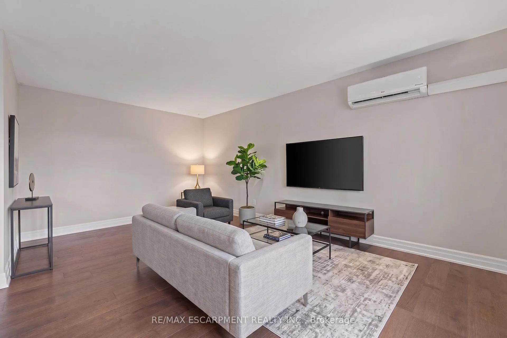 Photo 11 of Unit 414, 700 Dynes Road, Burlington, Roseland — HOMEH