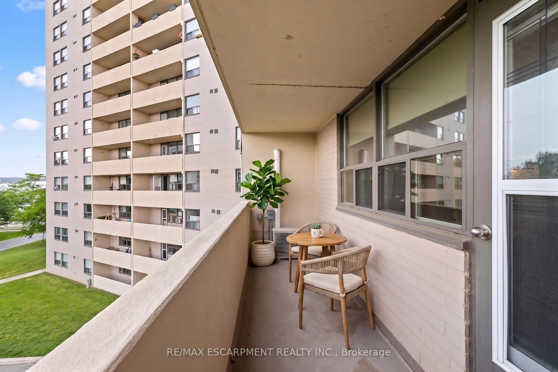 Photo 19 of Unit 414, 700 Dynes Road, Burlington, Roseland — HOMEH