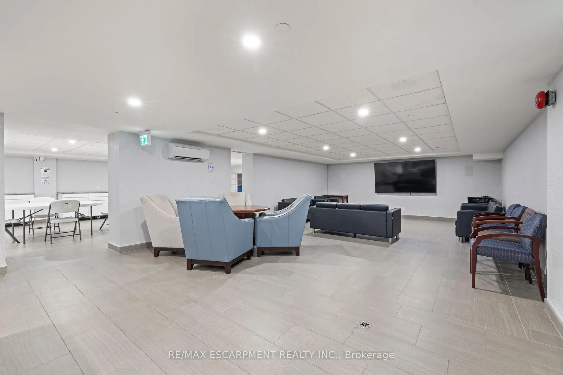 Photo 27 of Unit 414, 700 Dynes Road, Burlington, Roseland — HOMEH