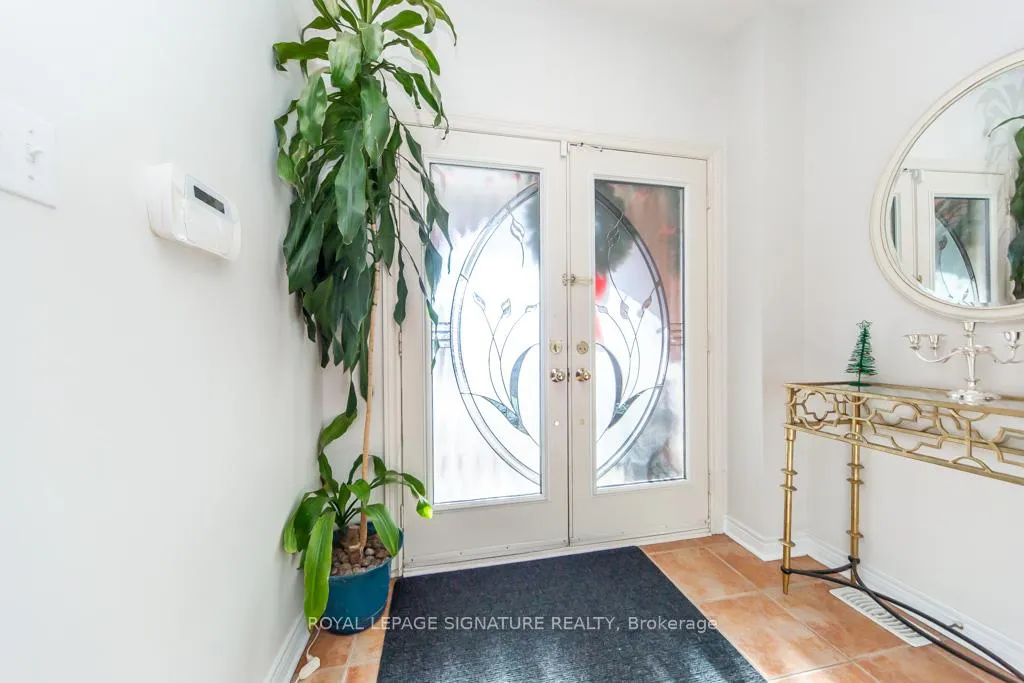 Photo 5 of 40 Tuscana Boulevard, Vaughan, Patterson — HOMEH
