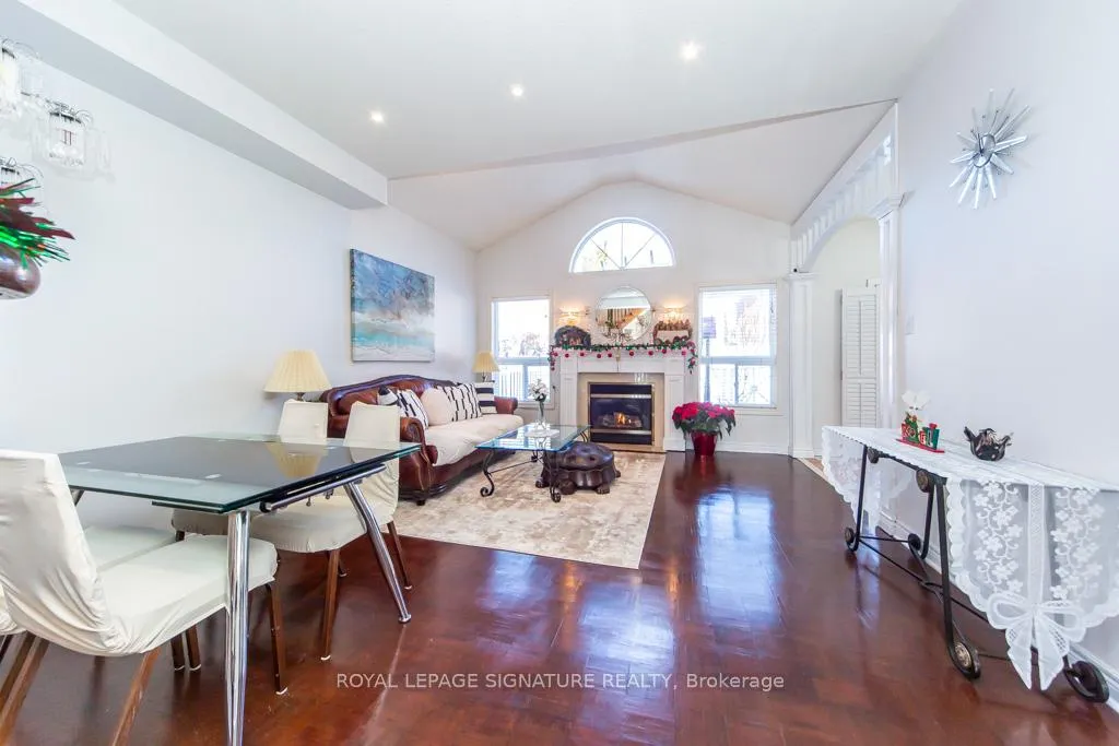 Photo 7 of 40 Tuscana Boulevard, Vaughan, Patterson — HOMEH