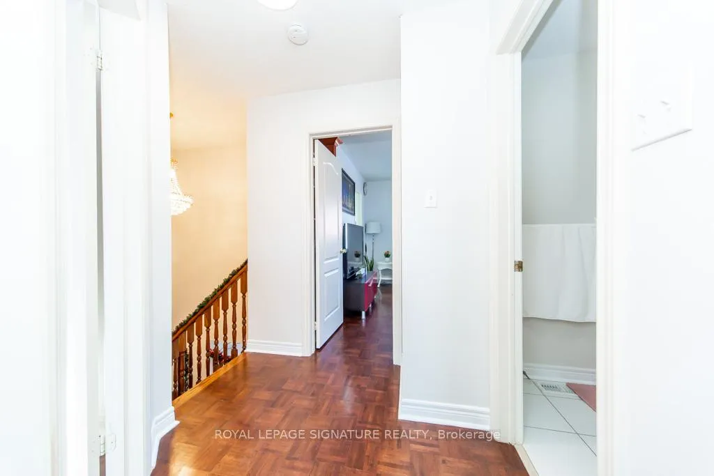 Photo 23 of 40 Tuscana Boulevard, Vaughan, Patterson — HOMEH