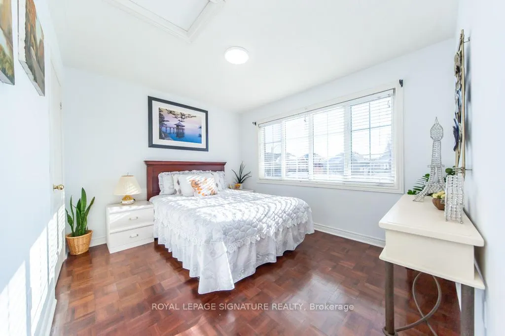 Photo 28 of 40 Tuscana Boulevard, Vaughan, Patterson — HOMEH