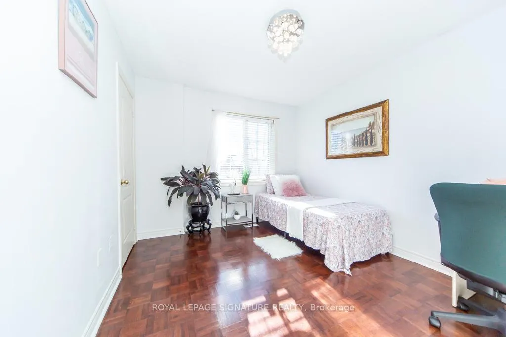 Photo 31 of 40 Tuscana Boulevard, Vaughan, Patterson — HOMEH
