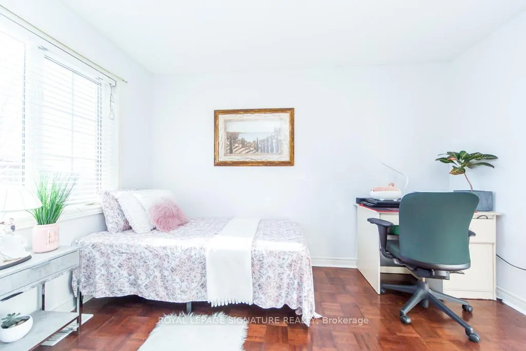 Photo 32 of 40 Tuscana Boulevard, Vaughan, Patterson — HOMEH
