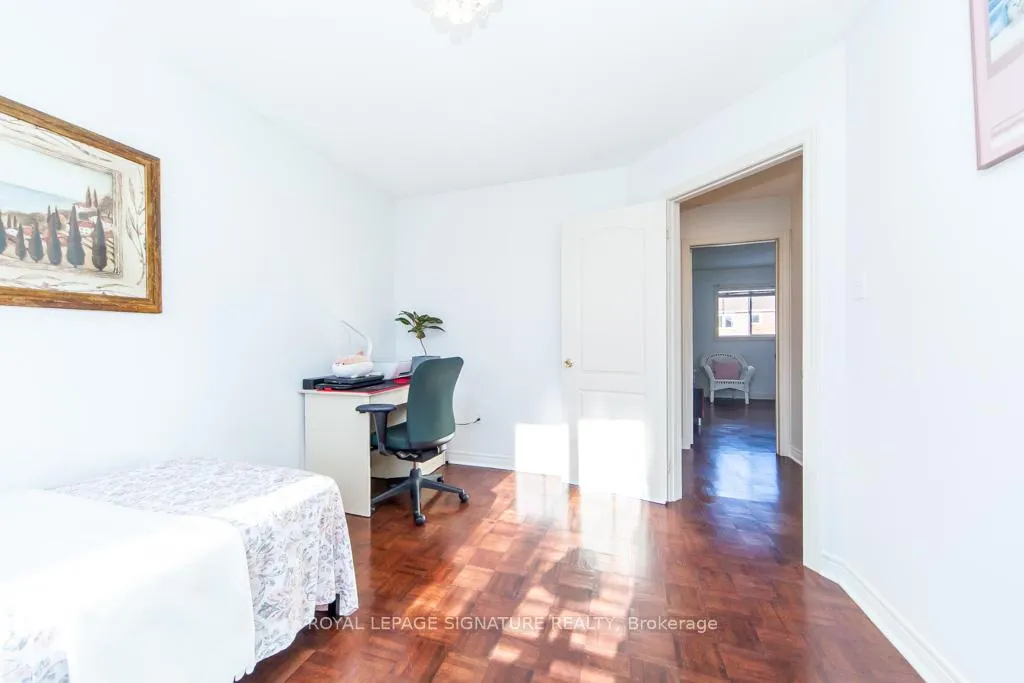 Photo 33 of 40 Tuscana Boulevard, Vaughan, Patterson — HOMEH