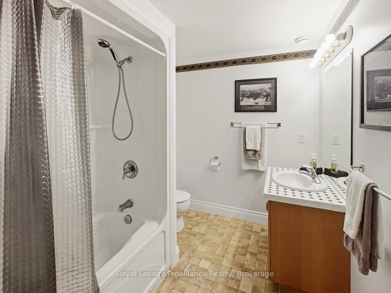 Photo 34 of 1049 County Road 23, Prince Edward County, Ameliasburg Ward — HOMEH