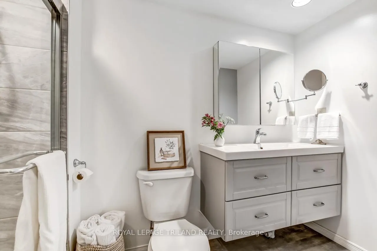 Photo 25 of 122 Manor Road, St. Thomas — HOMEH