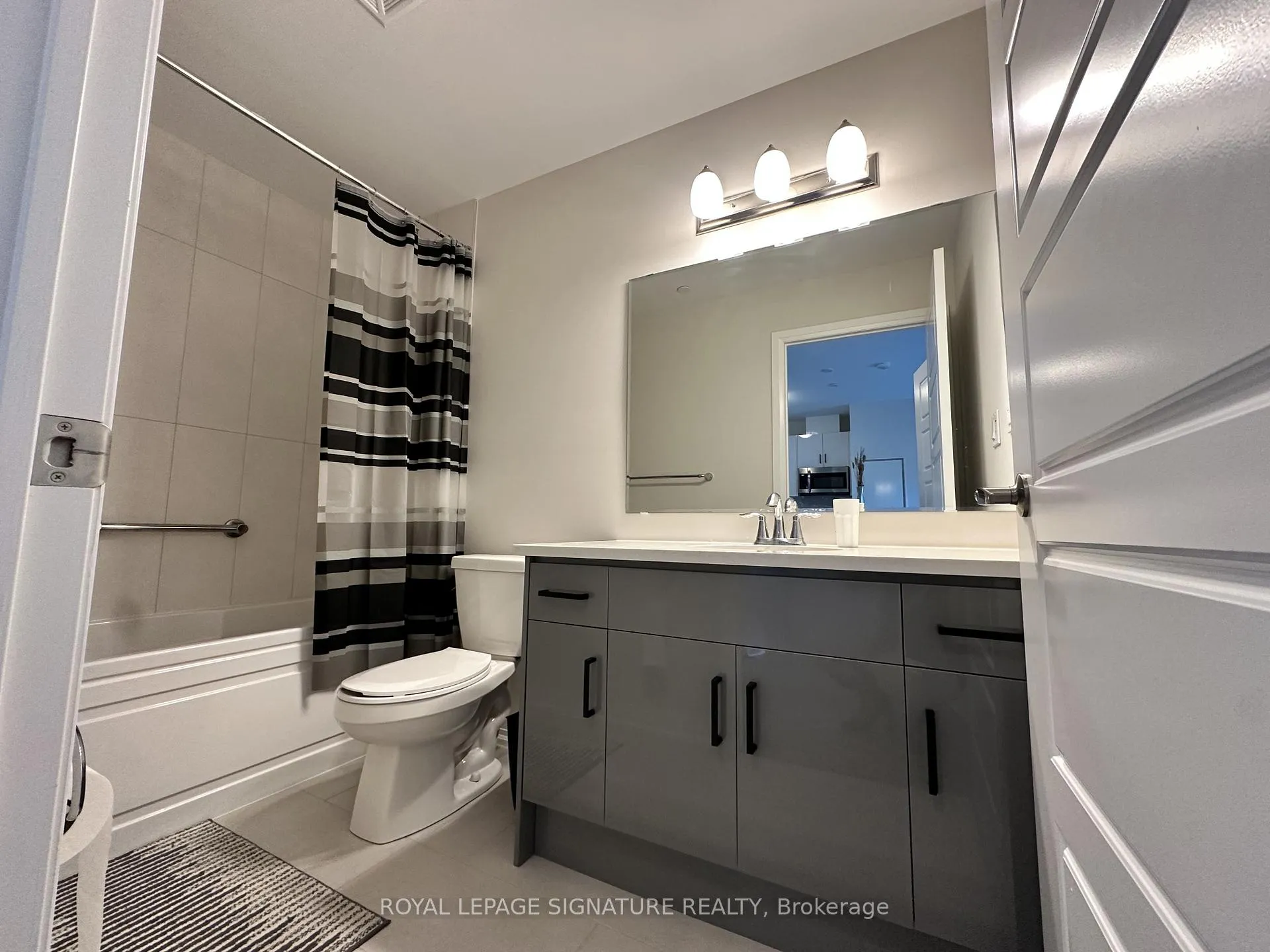 Photo 4 of Unit 206, 3265 Carding Mill Trail, Oakville, Glenorchy — HOMEH