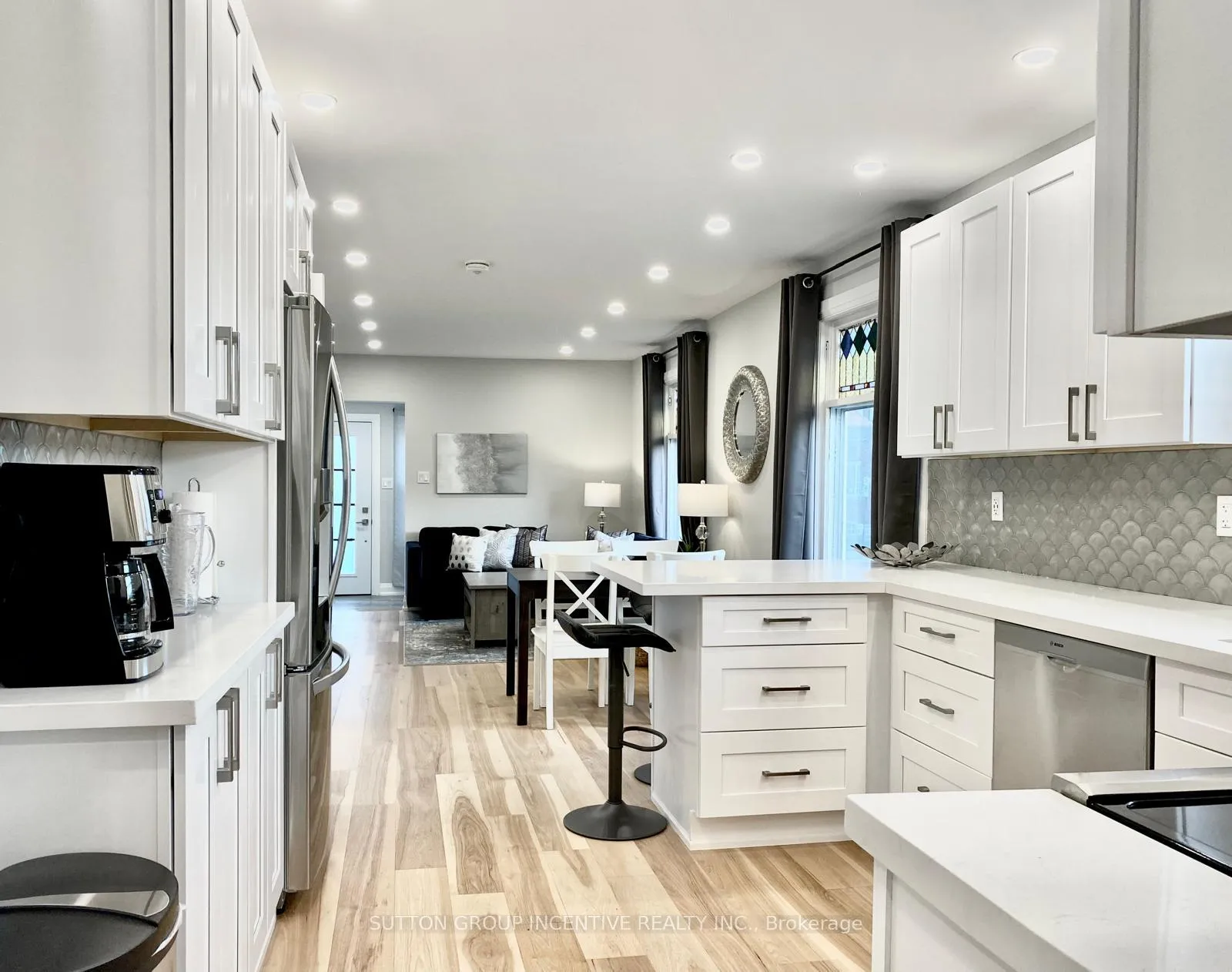 Photo 1 of 5151 Kitchener Street, Niagara Falls, Clifton Hill — HOMEH