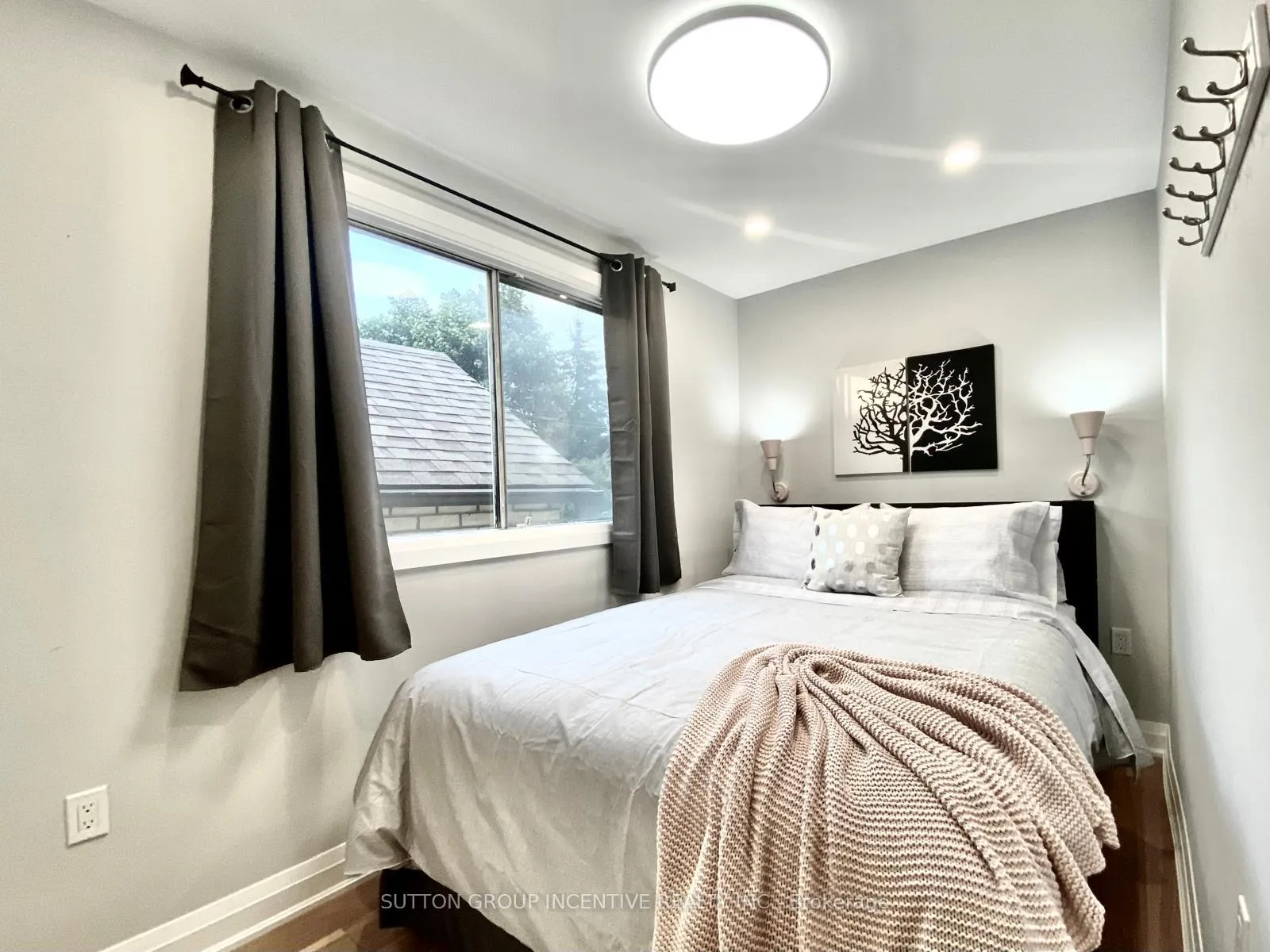 Photo 20 of 5151 Kitchener Street, Niagara Falls, Clifton Hill — HOMEH