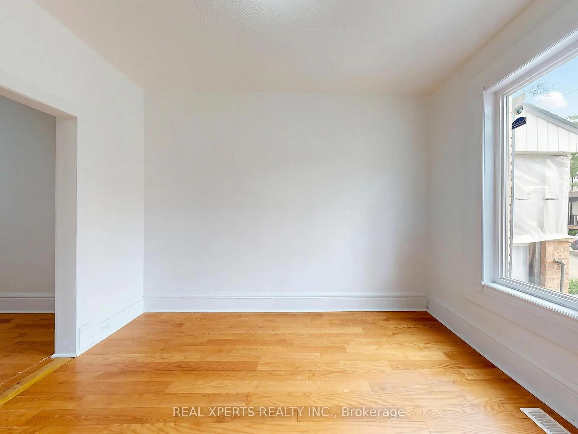 Photo 4 of 52 Laughton Avenue, Toronto, Weston-Pellam Park — HOMEH