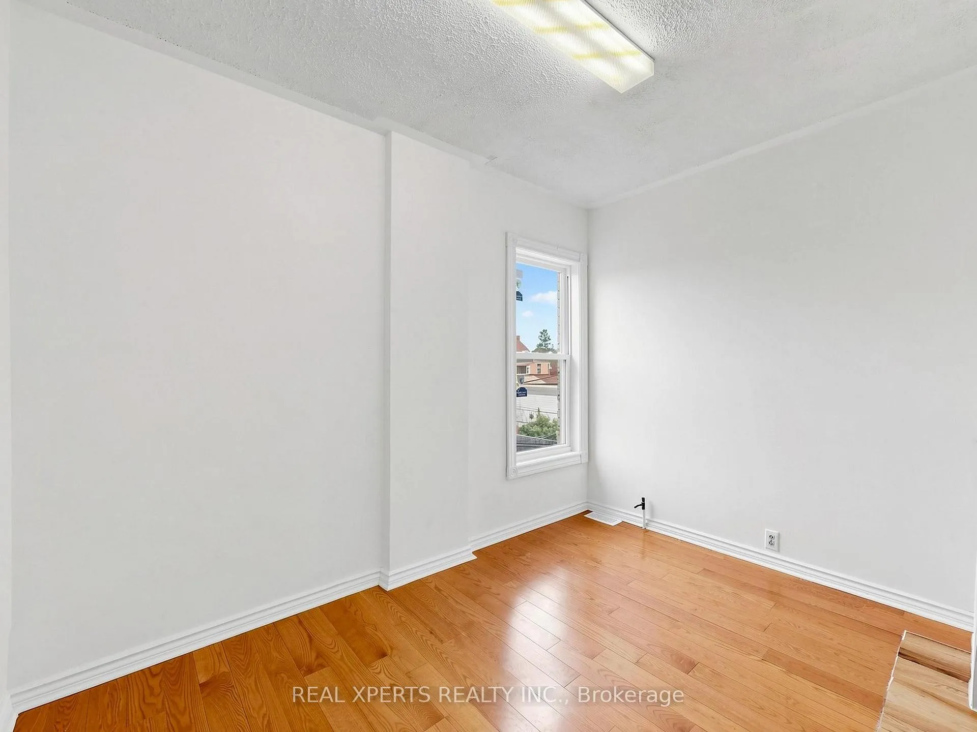 Photo 13 of 52 Laughton Avenue, Toronto, Weston-Pellam Park — HOMEH