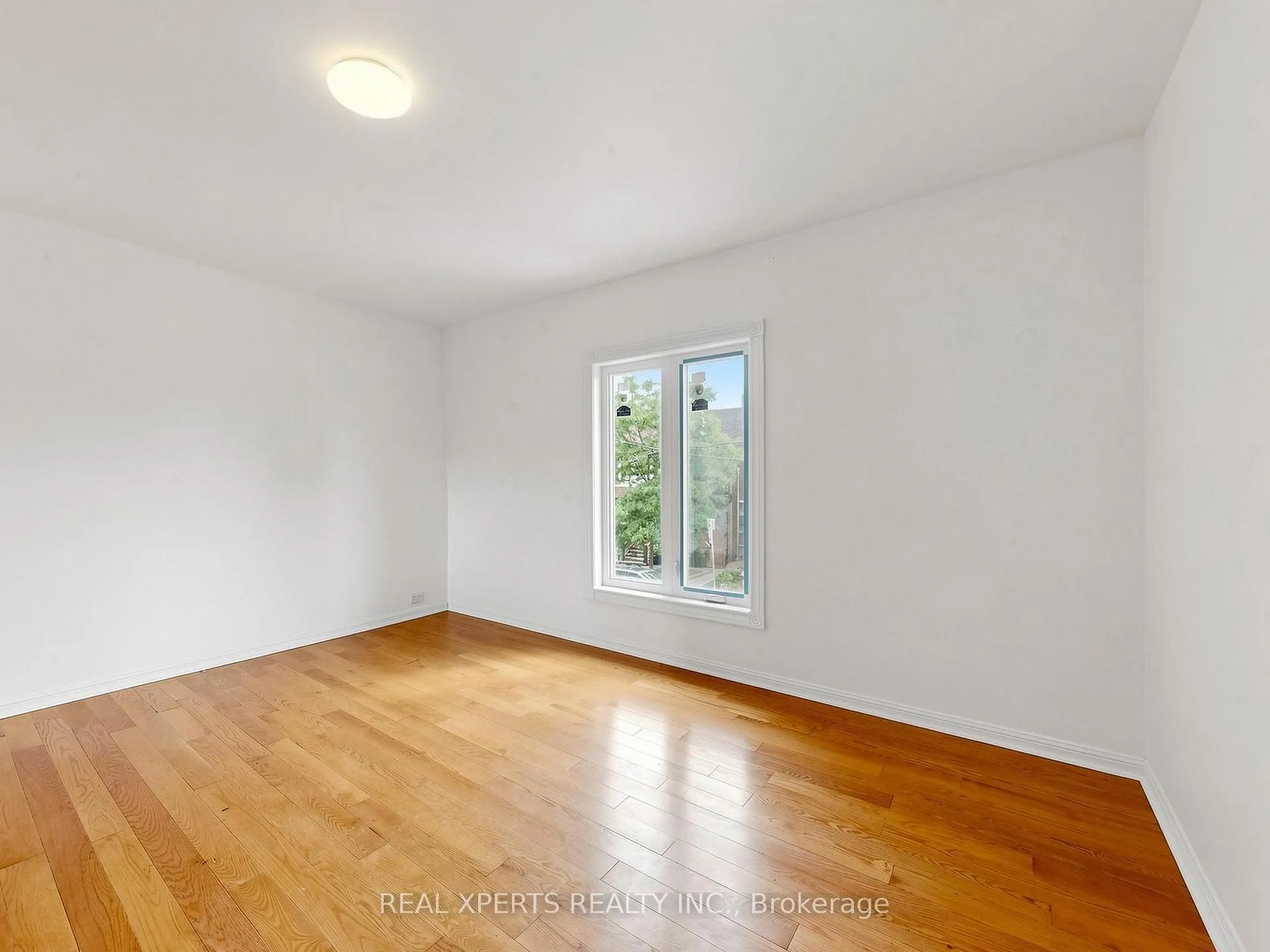 Photo 17 of 52 Laughton Avenue, Toronto, Weston-Pellam Park — HOMEH