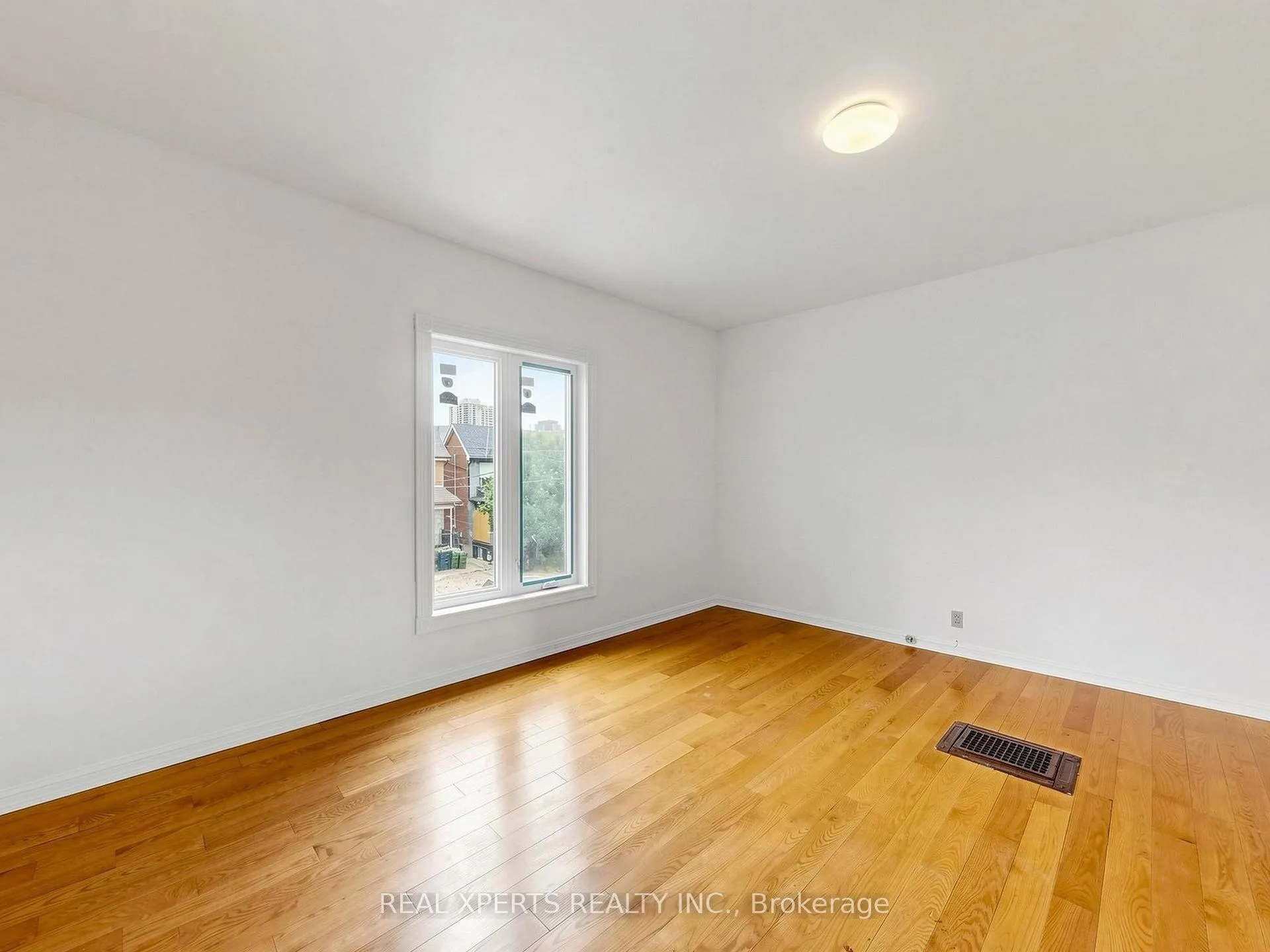 Photo 19 of 52 Laughton Avenue, Toronto, Weston-Pellam Park — HOMEH