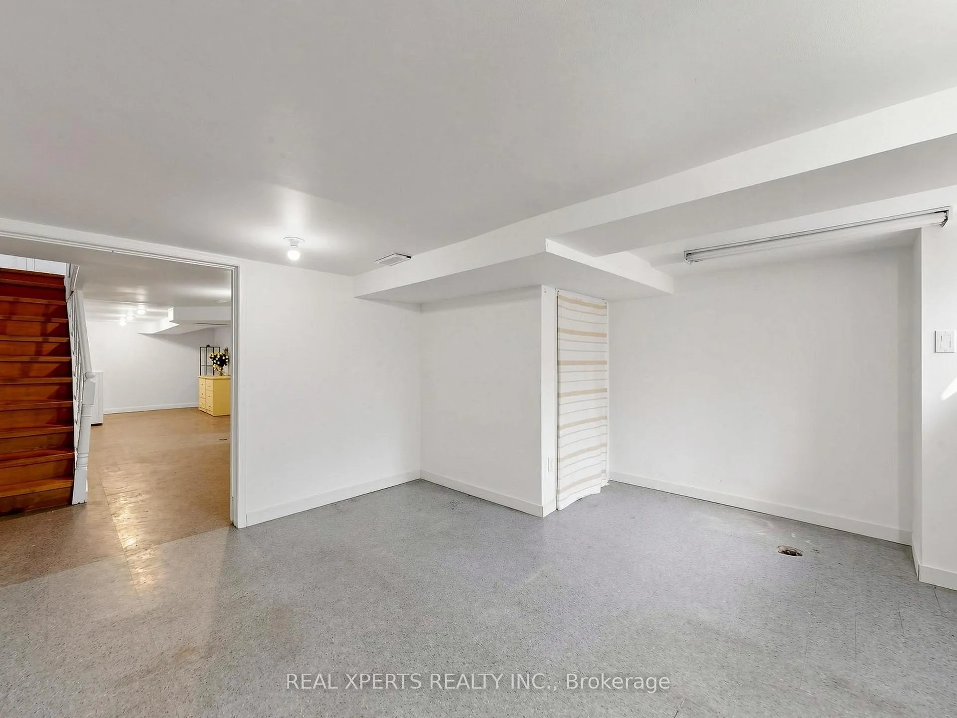 Photo 23 of 52 Laughton Avenue, Toronto, Weston-Pellam Park — HOMEH
