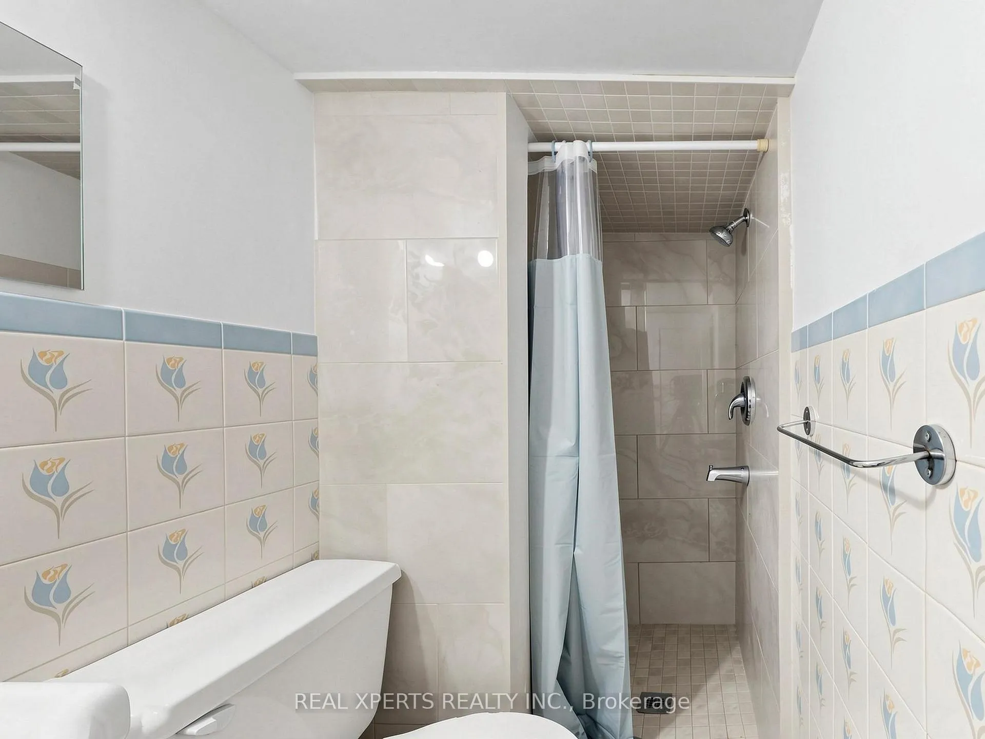 Photo 24 of 52 Laughton Avenue, Toronto, Weston-Pellam Park — HOMEH