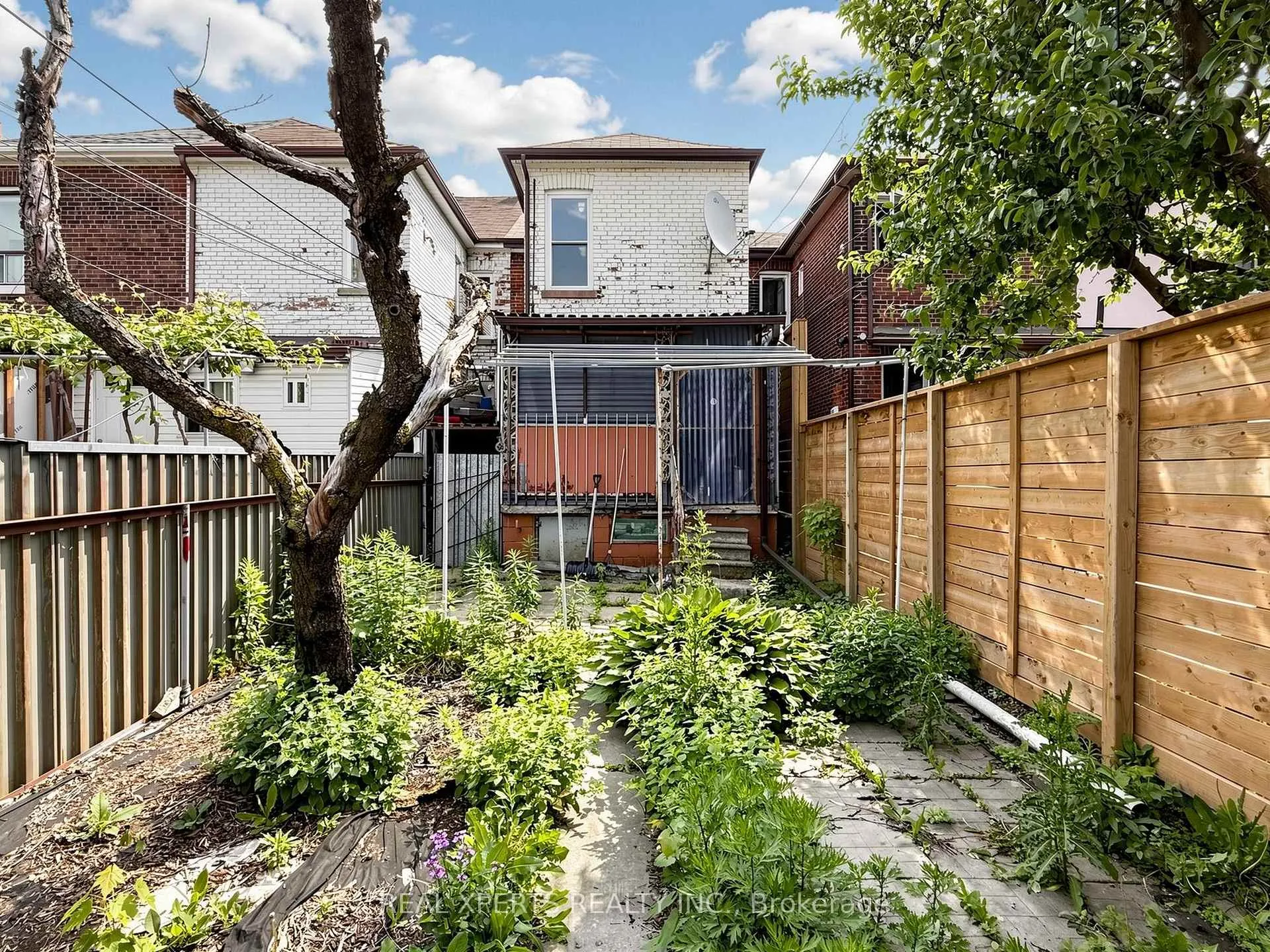 Photo 25 of 52 Laughton Avenue, Toronto, Weston-Pellam Park — HOMEH