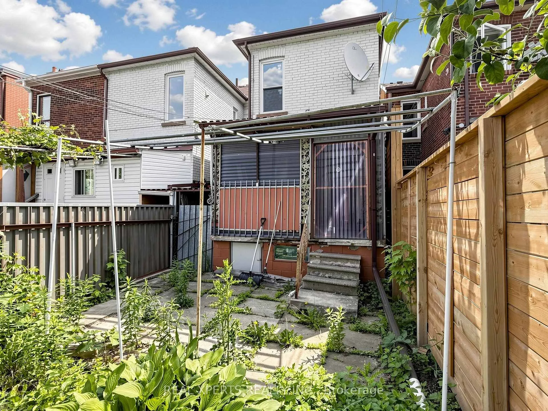 Photo 26 of 52 Laughton Avenue, Toronto, Weston-Pellam Park — HOMEH