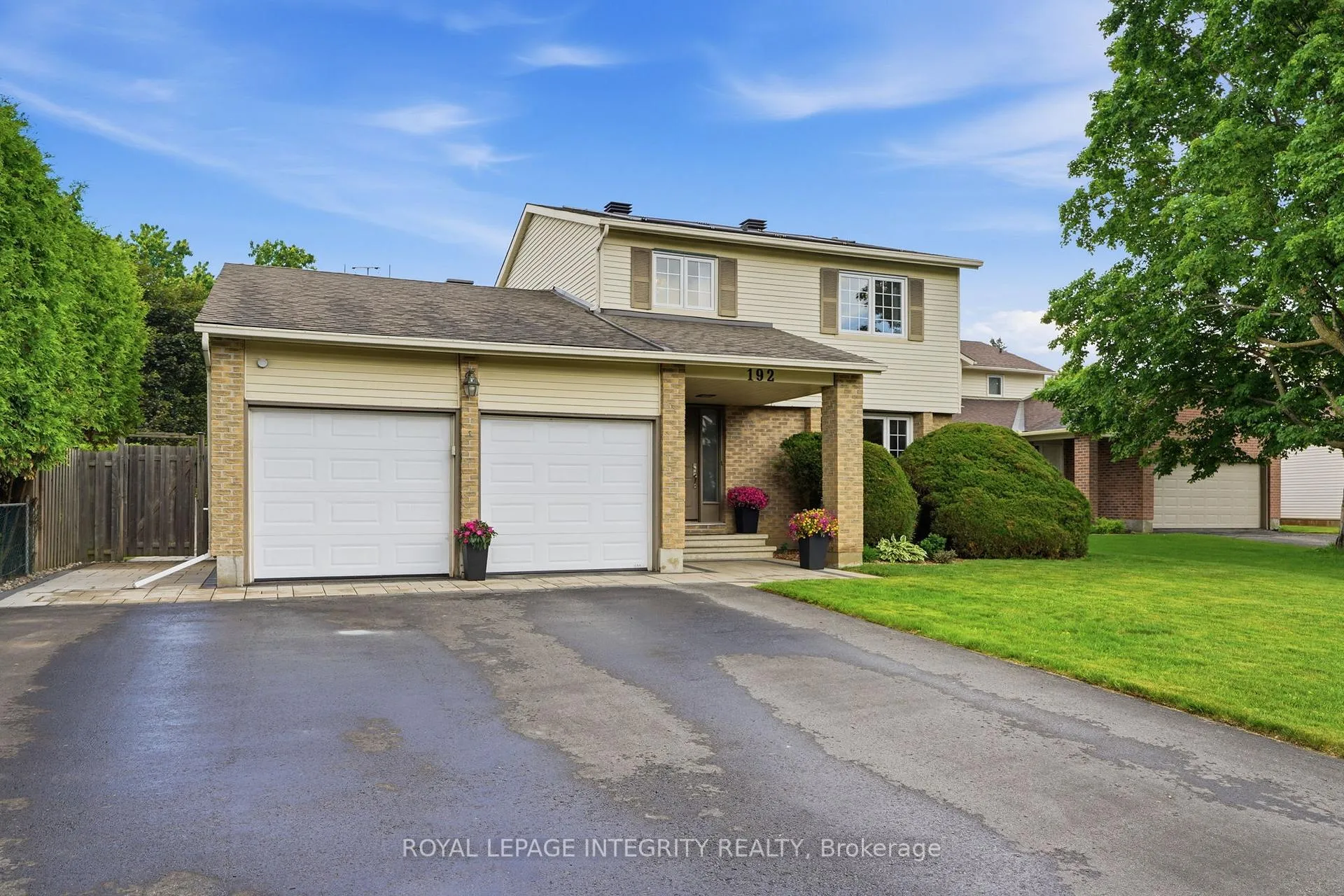 Photo 3 of 192 Park Grove Drive, Ottawa, Queenswood Heights South — HOMEH