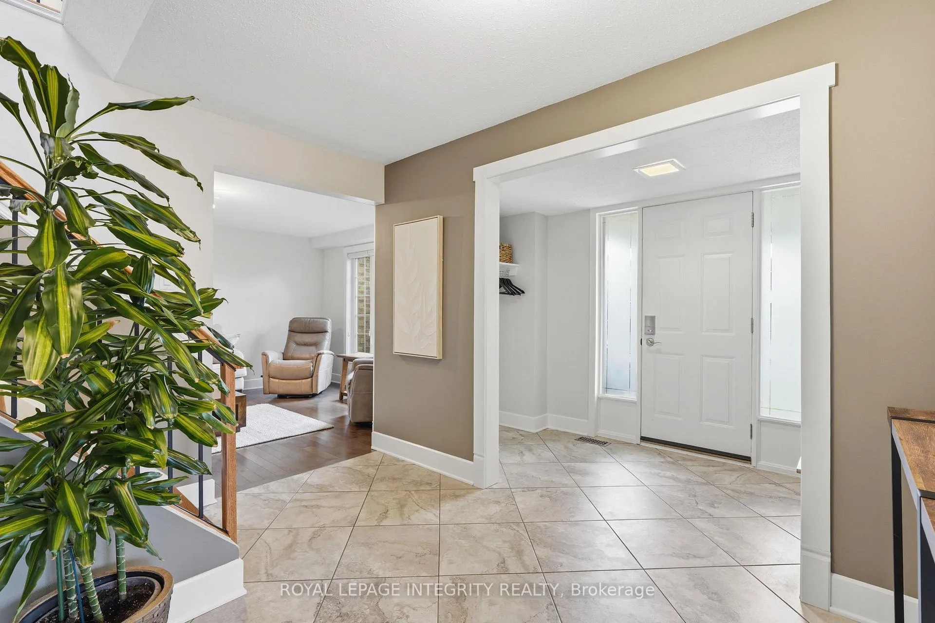 Photo 9 of 192 Park Grove Drive, Ottawa, Queenswood Heights South — HOMEH
