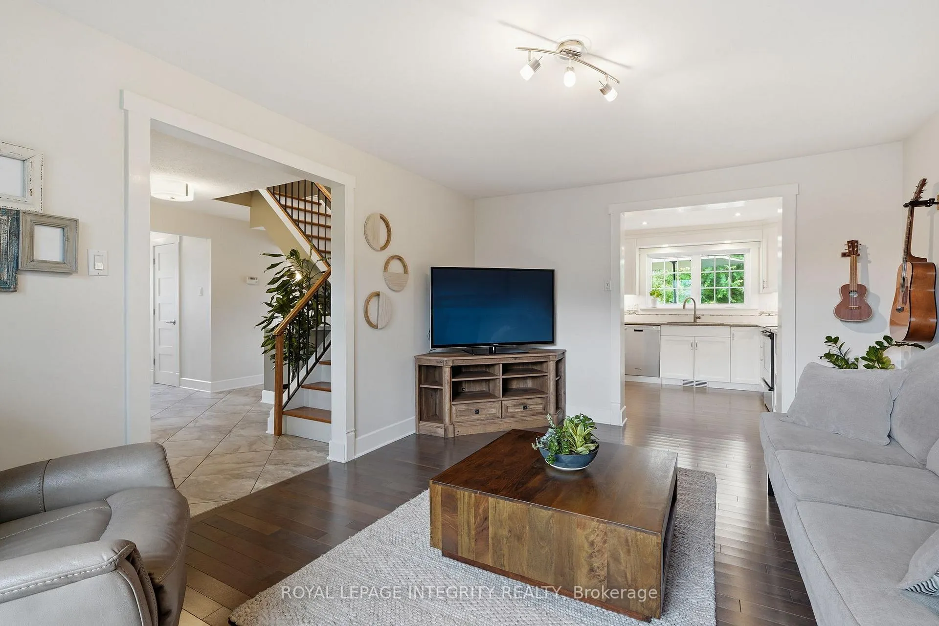 Photo 11 of 192 Park Grove Drive, Ottawa, Queenswood Heights South — HOMEH