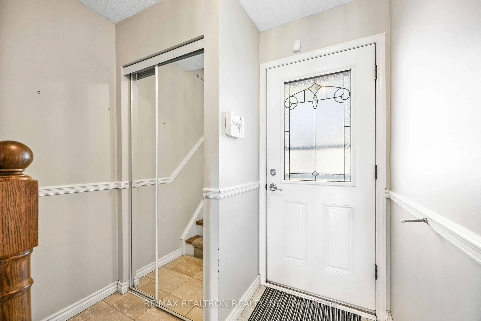 Photo 4 of 264 Galway Court, Oshawa, Vanier — HOMEH