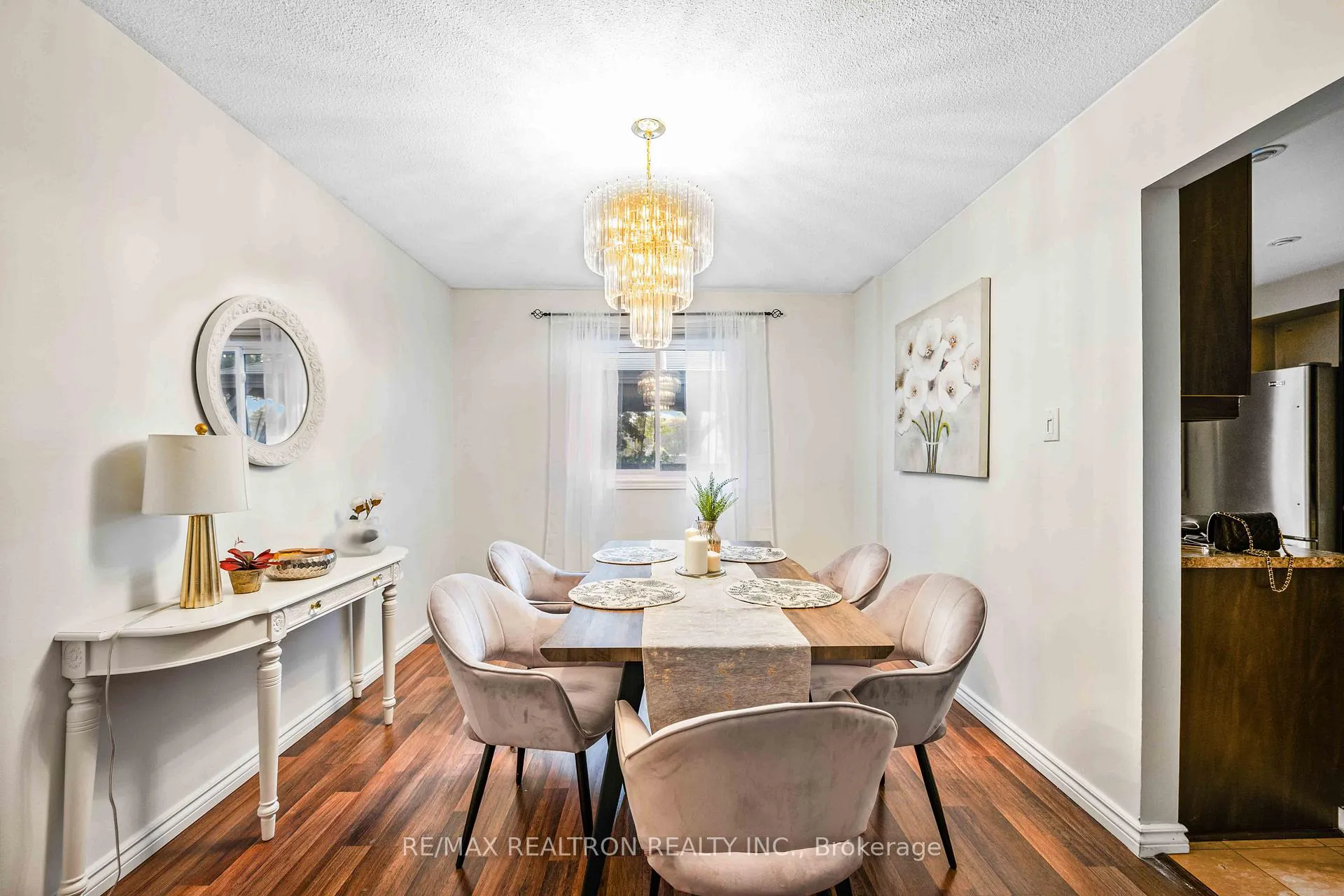 Photo 6 of 264 Galway Court, Oshawa, Vanier — HOMEH