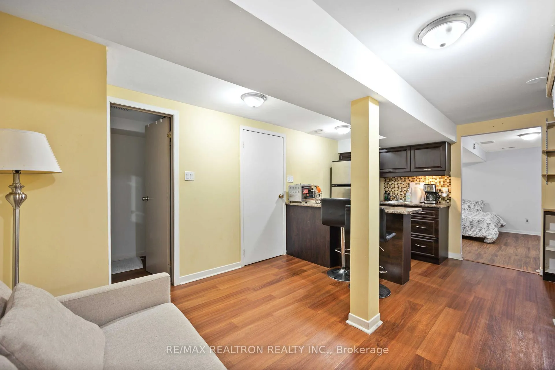 Photo 14 of 264 Galway Court, Oshawa, Vanier — HOMEH