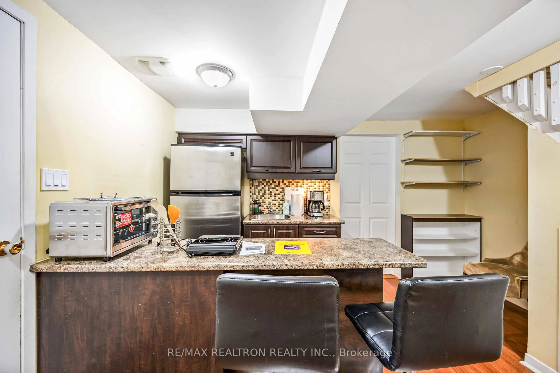 Photo 15 of 264 Galway Court, Oshawa, Vanier — HOMEH