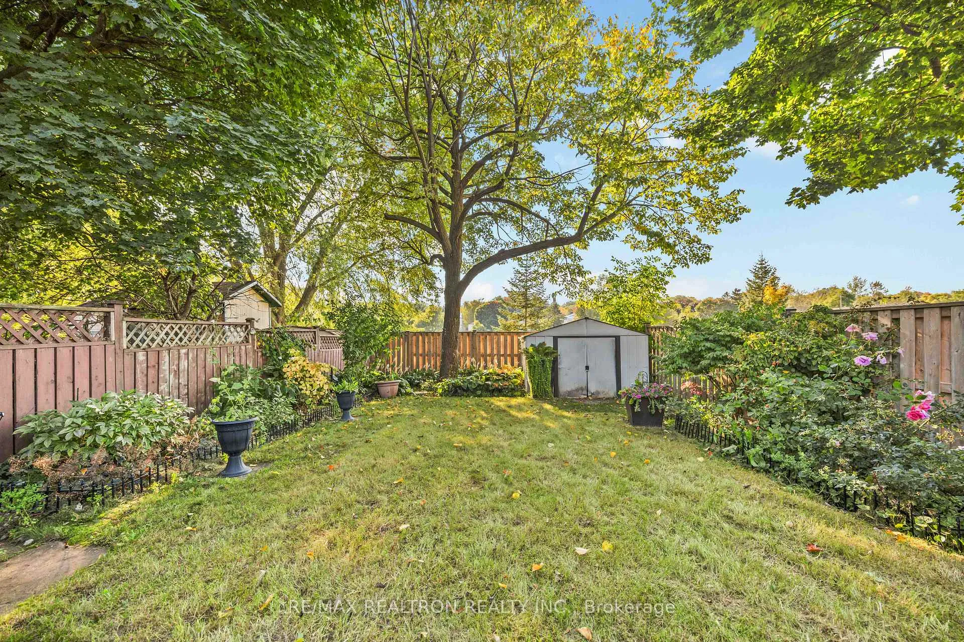 Photo 20 of 264 Galway Court, Oshawa, Vanier — HOMEH