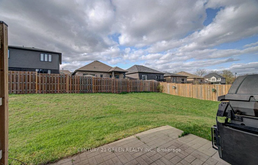 Photo 31 of 30 Baker Lane, Brant, Paris — HOMEH