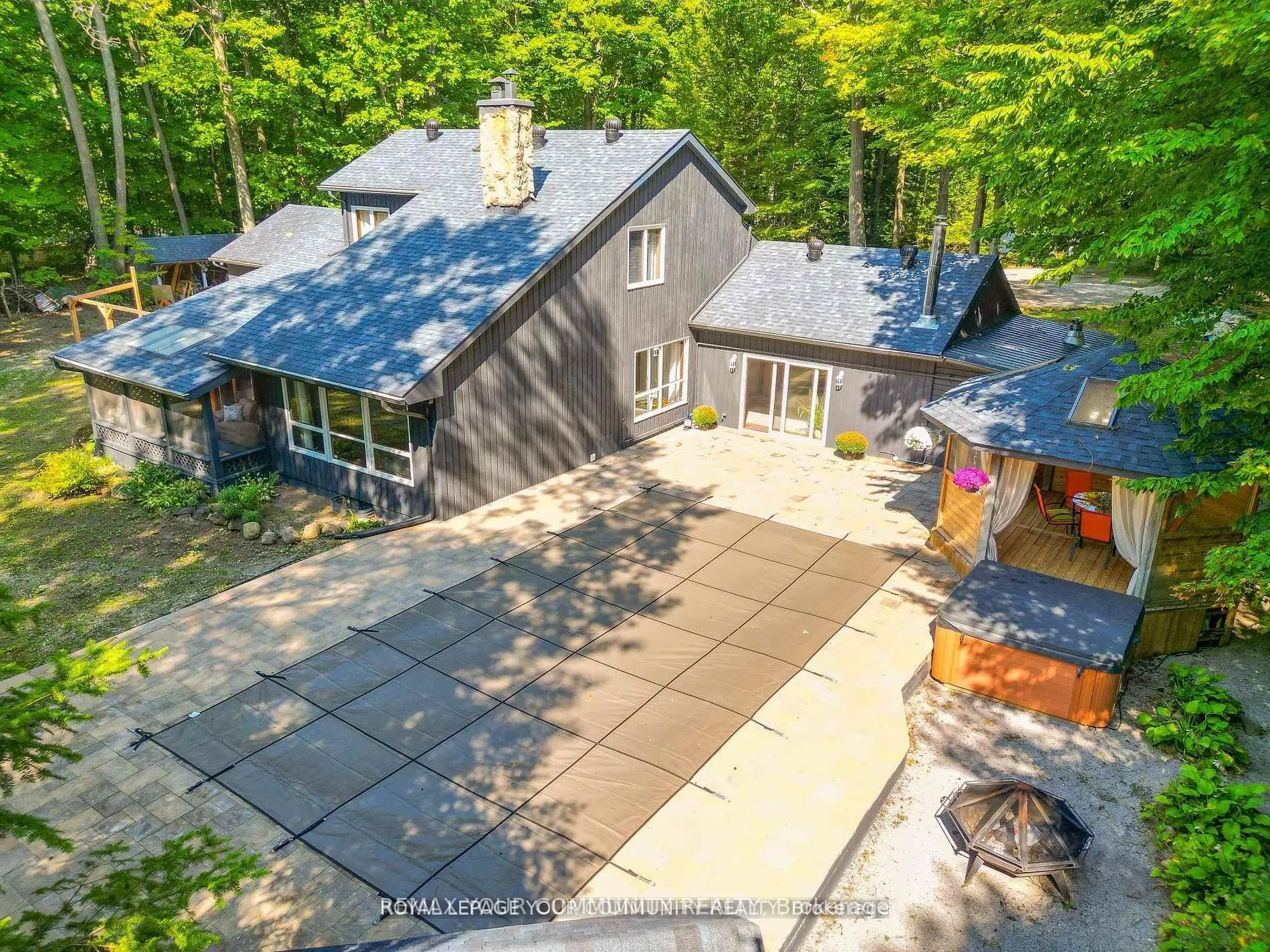 Photo 1 of 527 Big Bay Point Road, Innisfil, Rural Innisfil — HOMEH