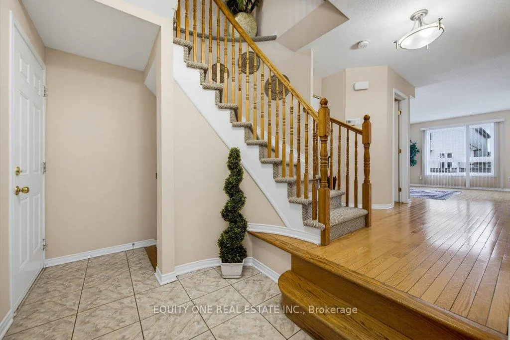 Photo 6 of 325 Applecross Crescent, Ottawa, Kanata - Morgan's Grant/South March — HOMEH