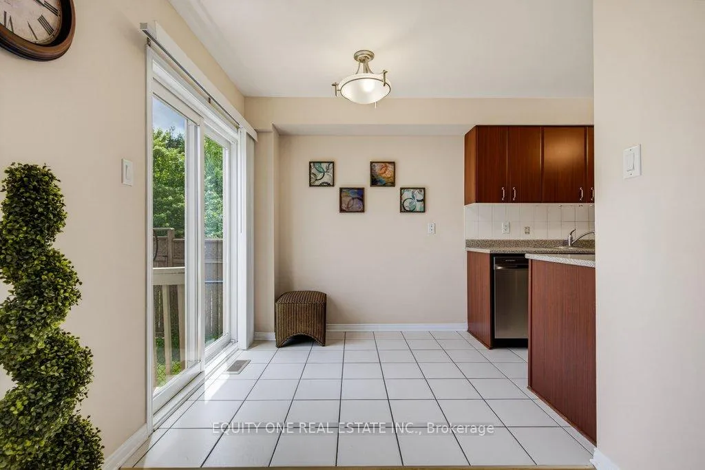 Photo 9 of 325 Applecross Crescent, Ottawa, Kanata - Morgan's Grant/South March — HOMEH