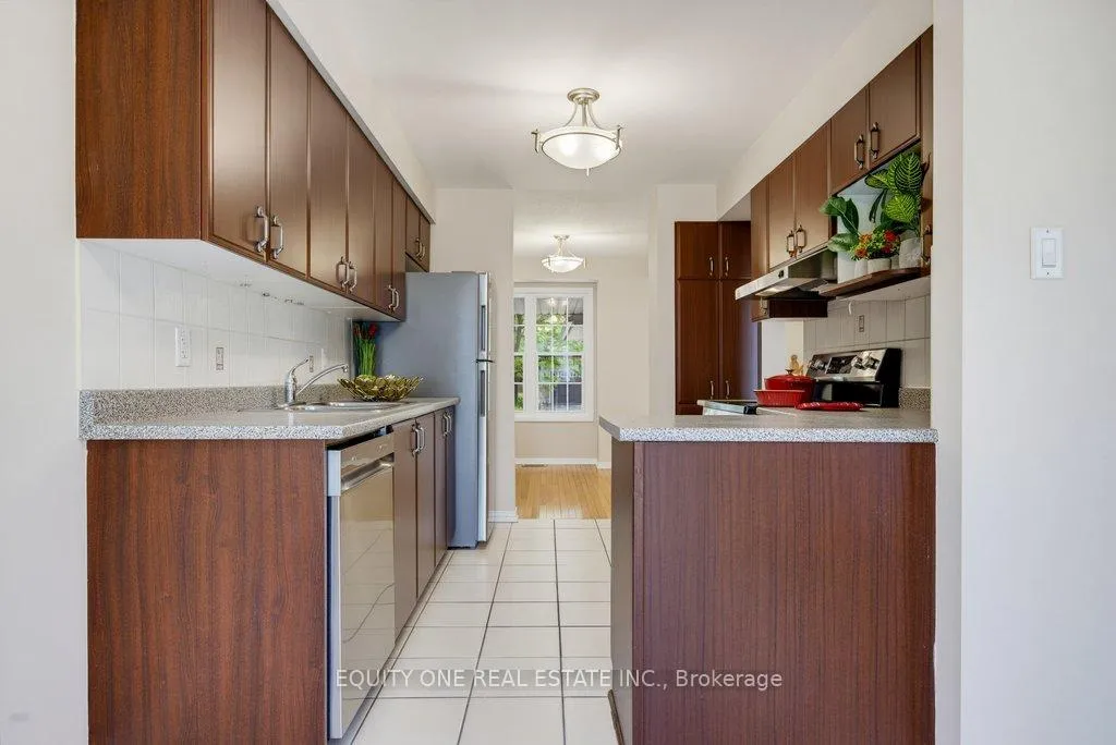Photo 11 of 325 Applecross Crescent, Ottawa, Kanata - Morgan's Grant/South March — HOMEH