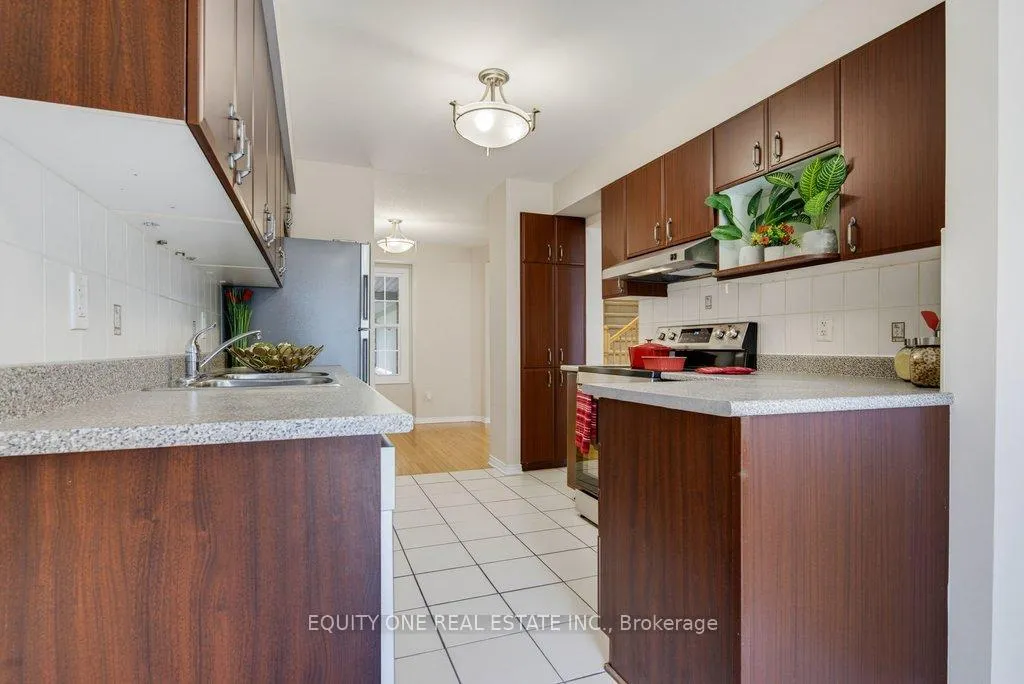Photo 12 of 325 Applecross Crescent, Ottawa, Kanata - Morgan's Grant/South March — HOMEH