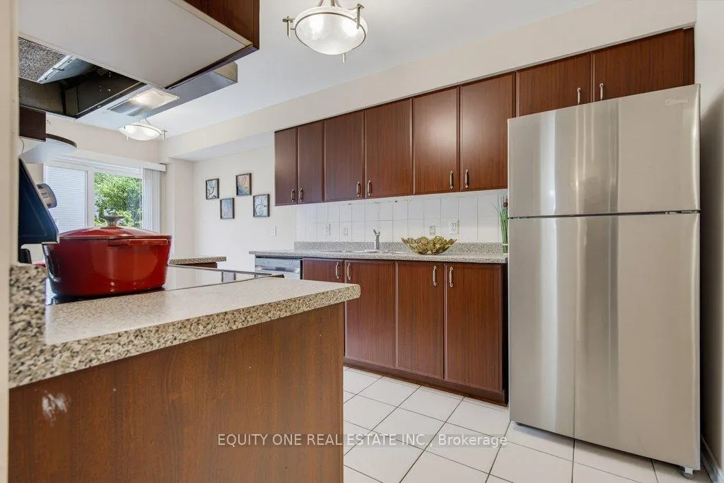 Photo 13 of 325 Applecross Crescent, Ottawa, Kanata - Morgan's Grant/South March — HOMEH