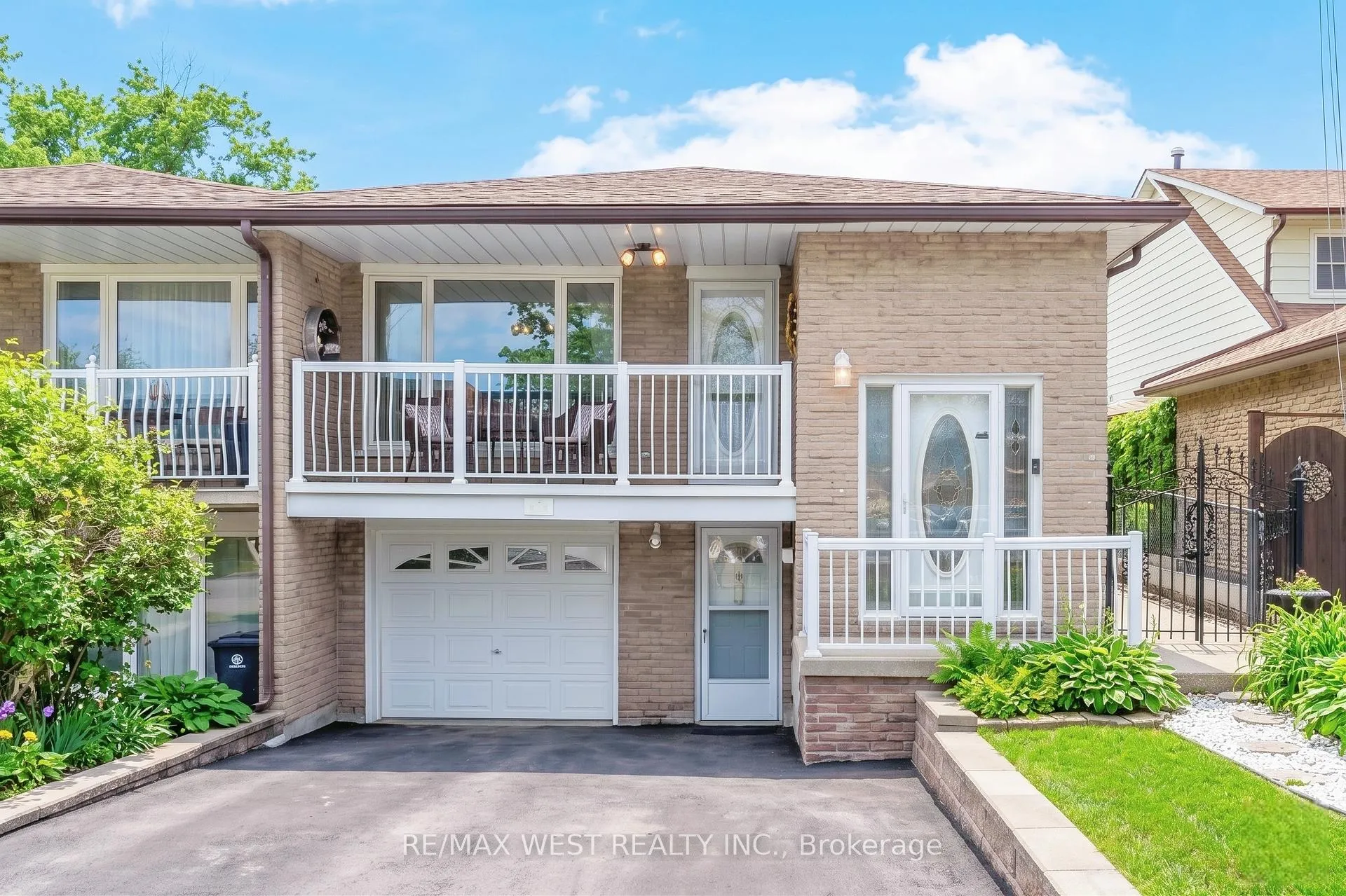Front of 941 Stainton Drive