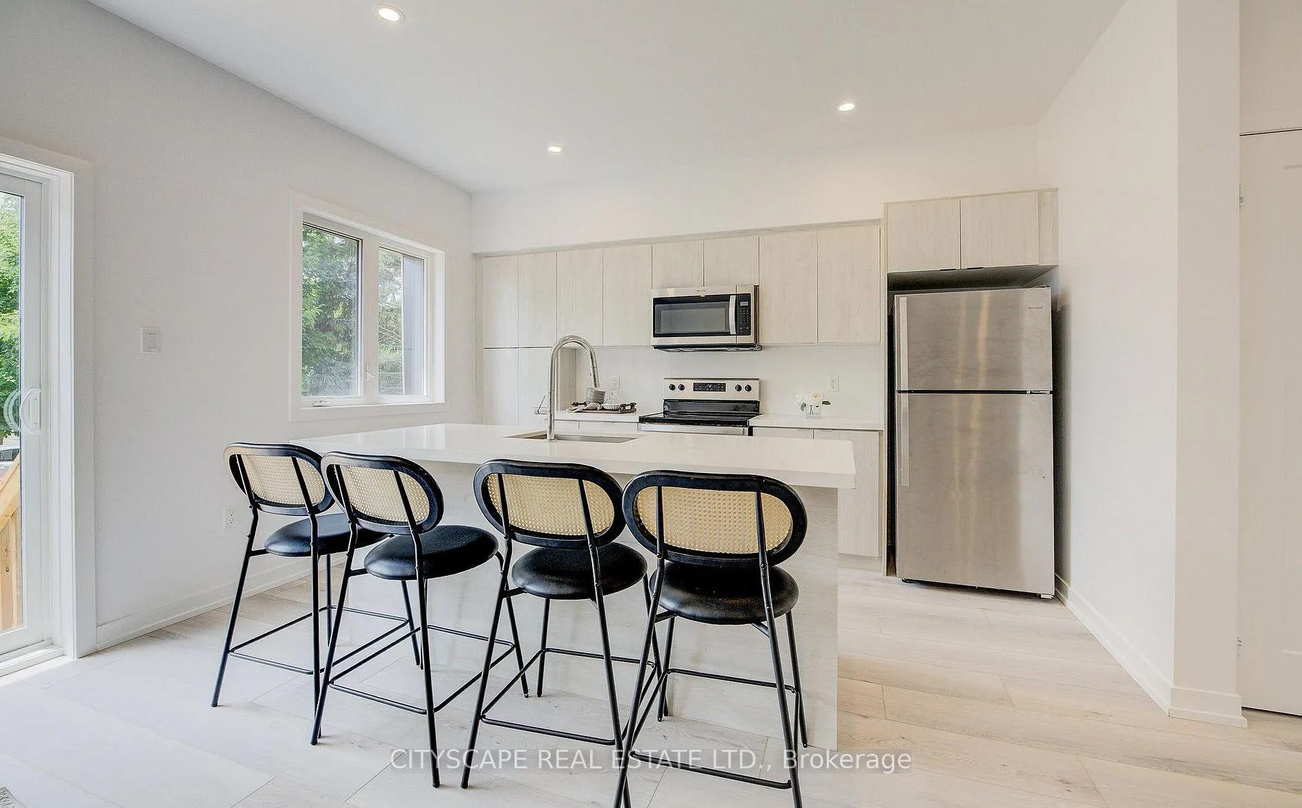 Photo 1 of Unit 13, 416 Dundas Street S, Cambridge — HOMEH