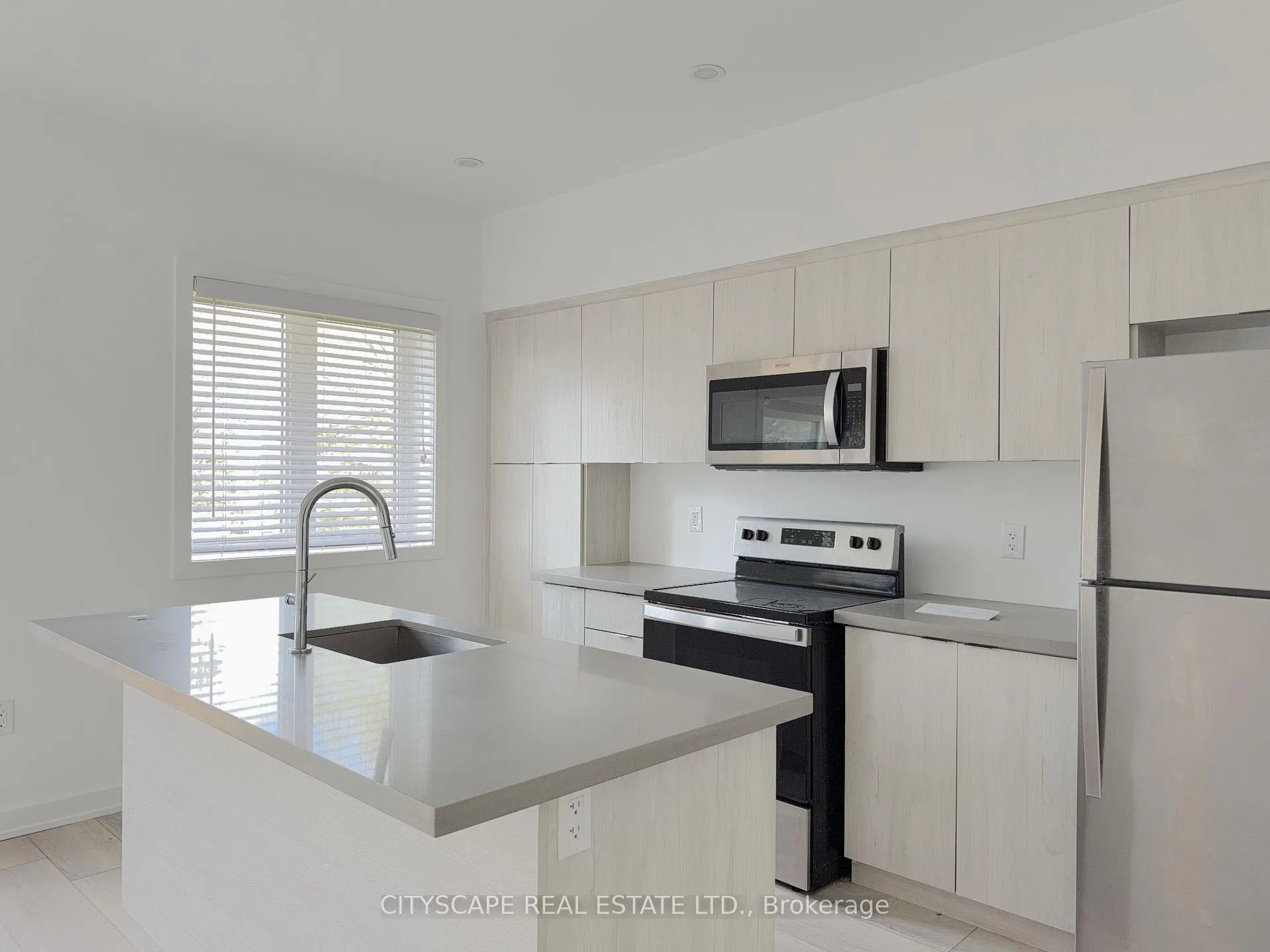 Photo 6 of Unit 13, 416 Dundas Street S, Cambridge — HOMEH