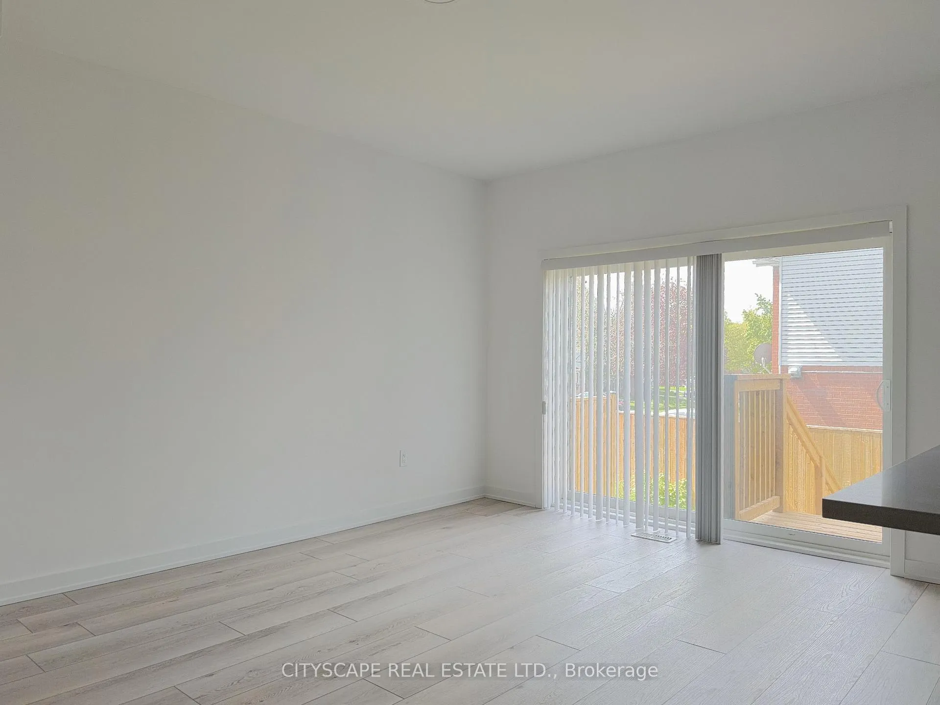 Photo 7 of Unit 13, 416 Dundas Street S, Cambridge — HOMEH