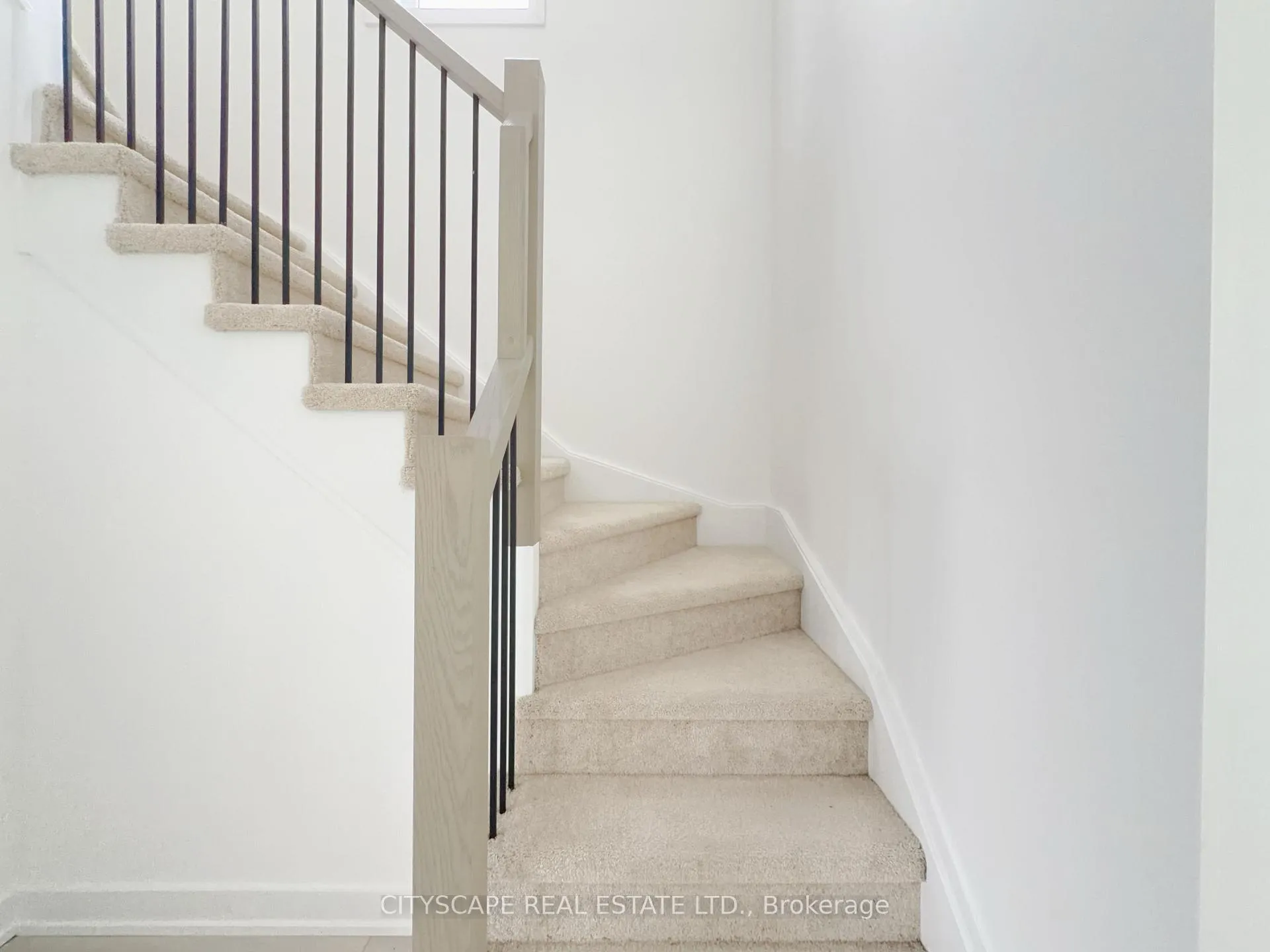 Photo 9 of Unit 13, 416 Dundas Street S, Cambridge — HOMEH
