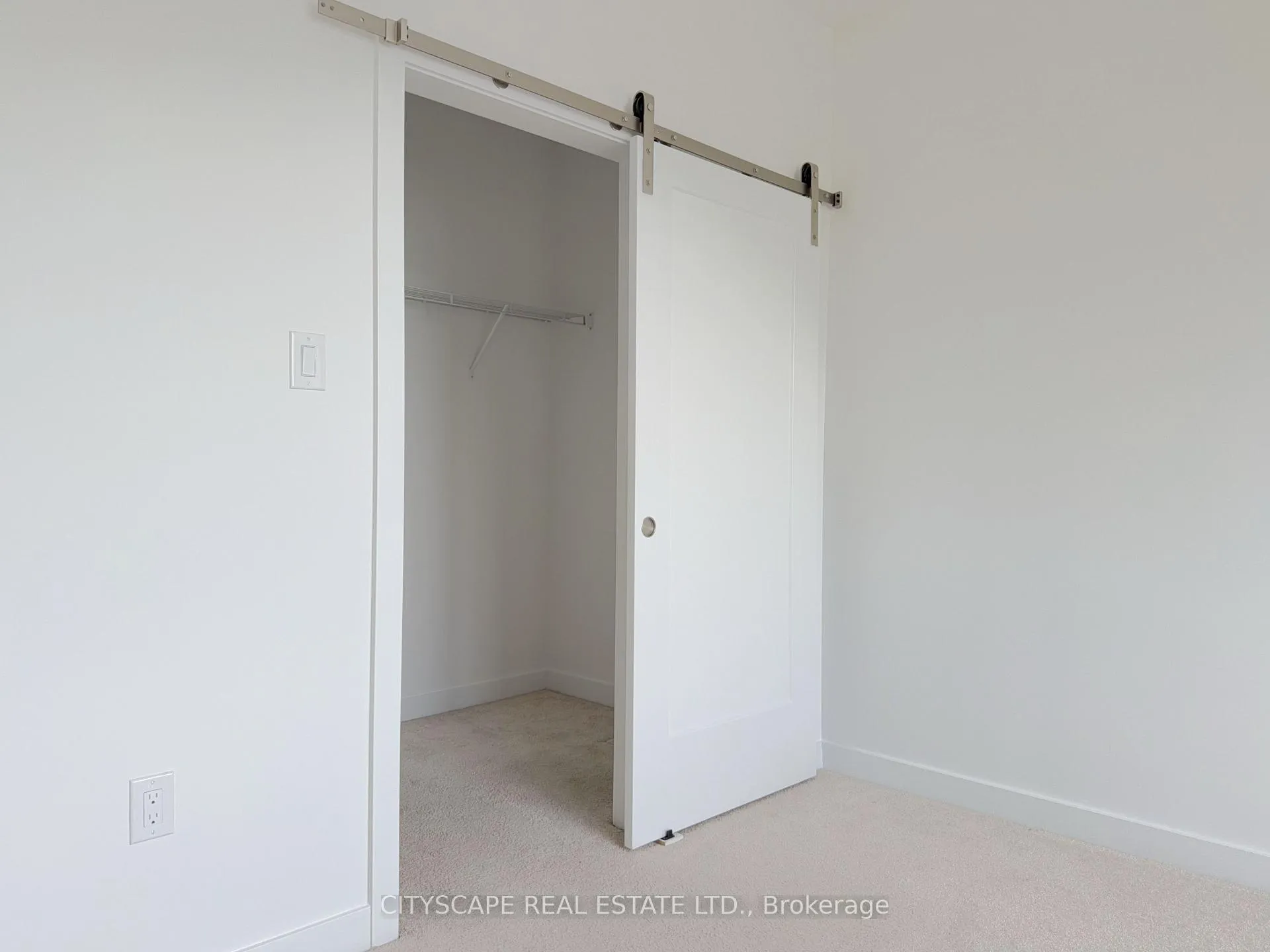 Photo 10 of Unit 13, 416 Dundas Street S, Cambridge — HOMEH