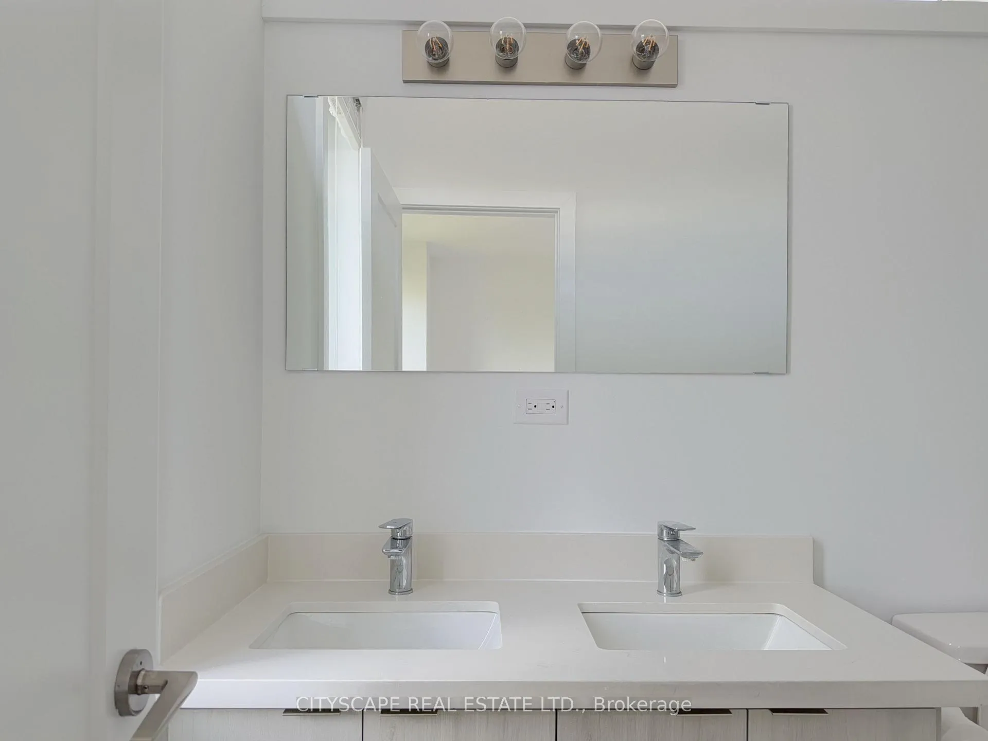Photo 13 of Unit 13, 416 Dundas Street S, Cambridge — HOMEH